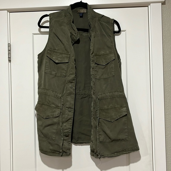 Universal Thread Tops - Universal Threat Utility Vest